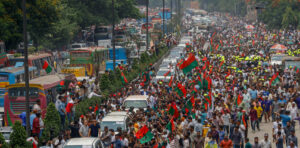 বেগম খালেদা জিয়াকে বরণ করে নিতে রাজপথে নেতাকর্মীদের ঢল