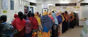 "তাপদাহে হাকিমপুর স্বাস্থ্য কমপ্লেক্সে রোগীর ভিড়"